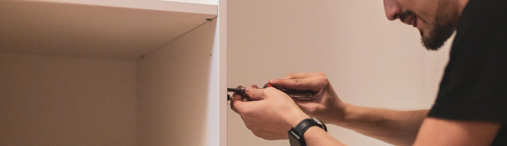 Cabinet Restoration Contractor in English Point ID